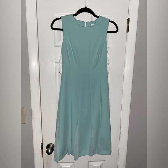 BRAND NEW NEVER WORN Classy dress perfect for formal events - Picture 6 of 8